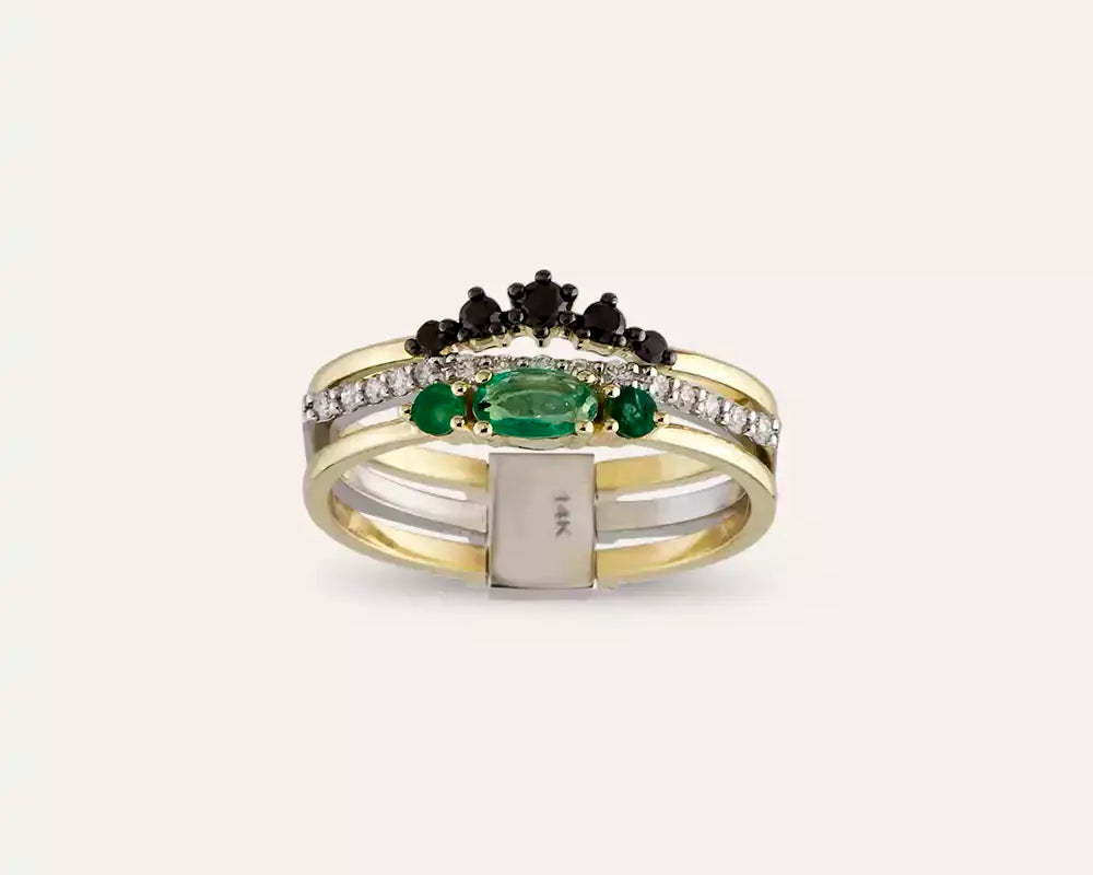 Çoklu Sıra Bileklik ve Kolye Modelleri Nasıl Seçilir? — 0.55 CT Zümrüt ve Siyah Pırlanta Taşlı Çoklu Yüzük