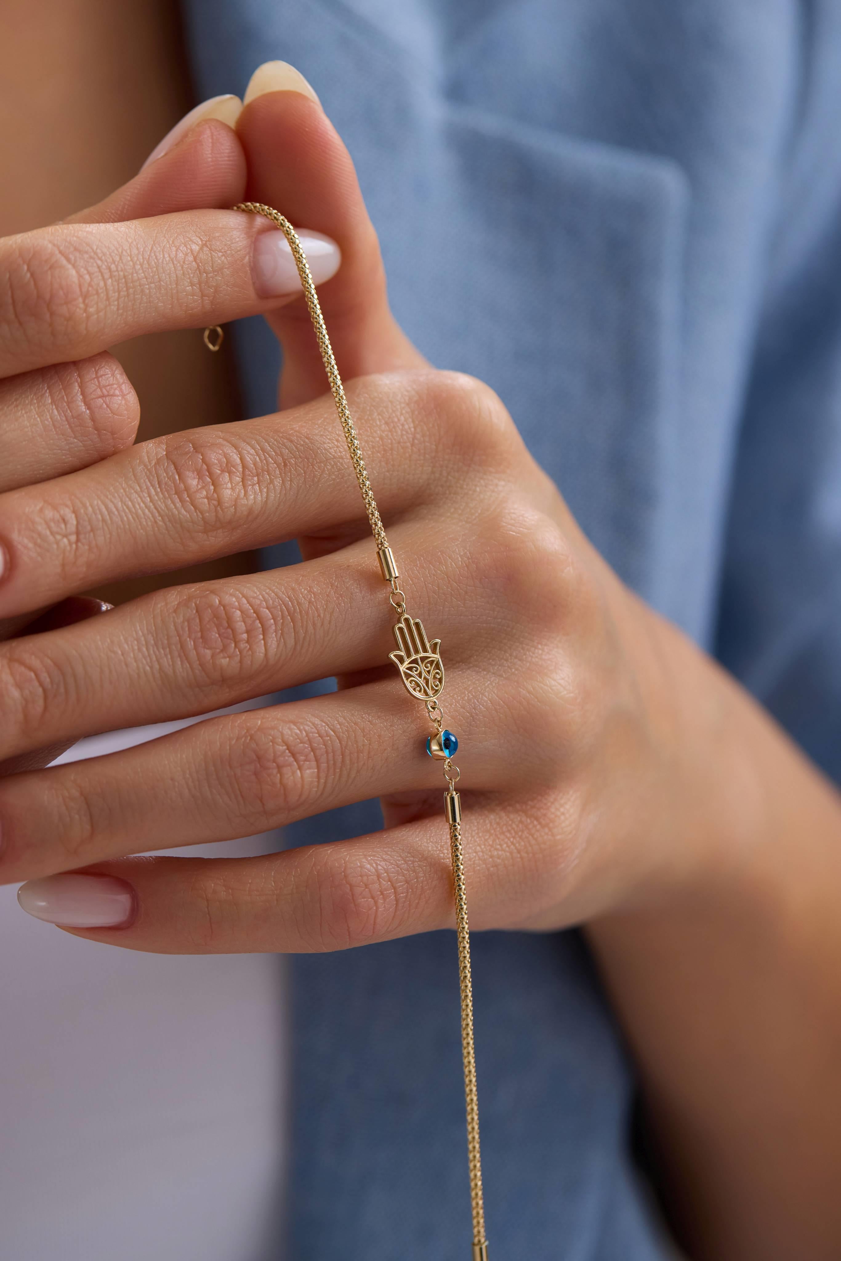 Fatma'nın Eli (Hamsa) Modelleri Nasıl Seçilir? Plaka ve Yüzey — 14 Ayar Altın Hamsa Nazar Bileklik