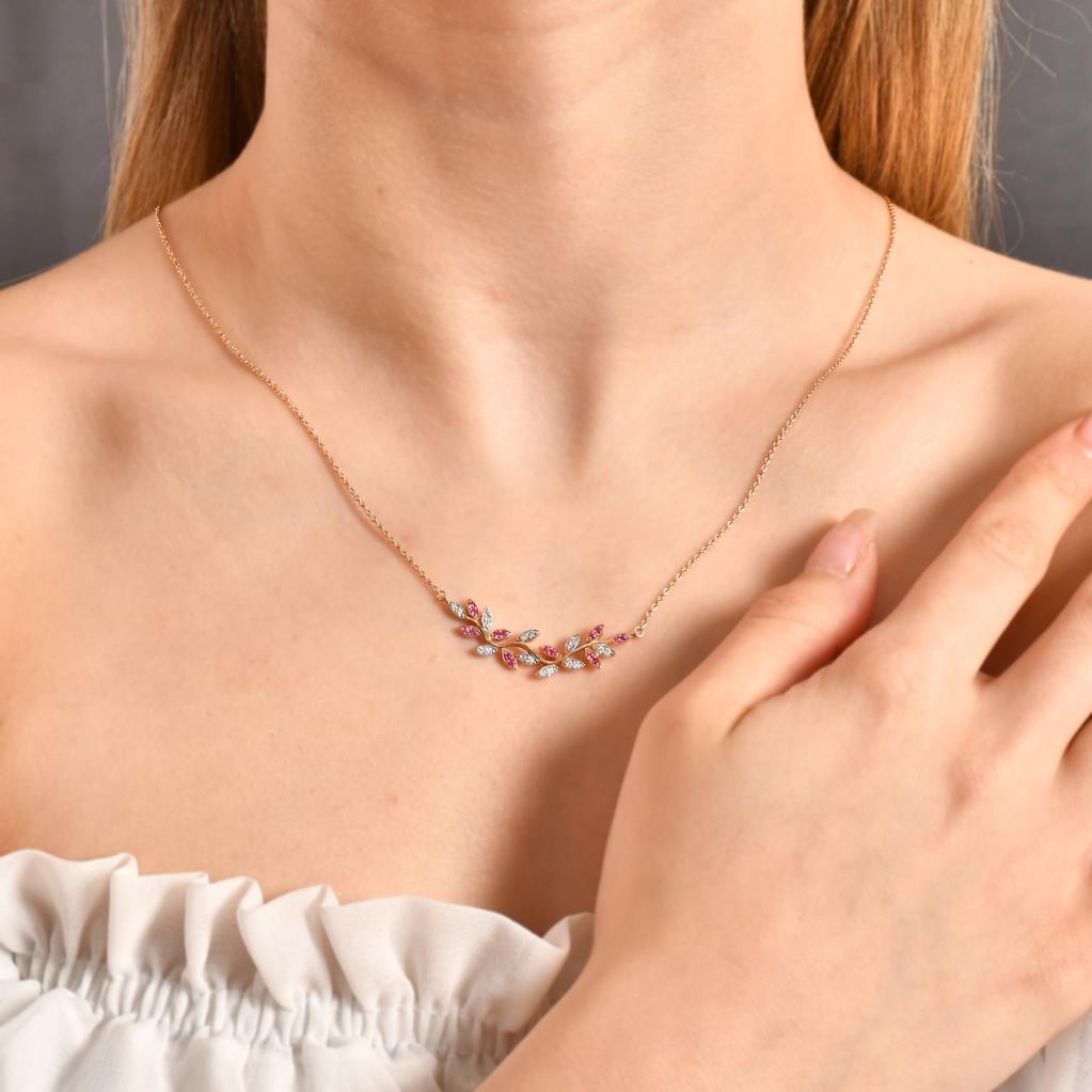 0,39 Karat Pırlantalı Yakut Kolye