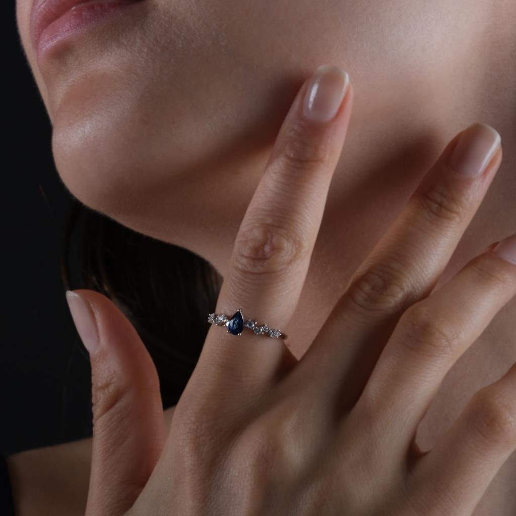 0,69 Karat Pırlanta Damla Safir Yüzük
