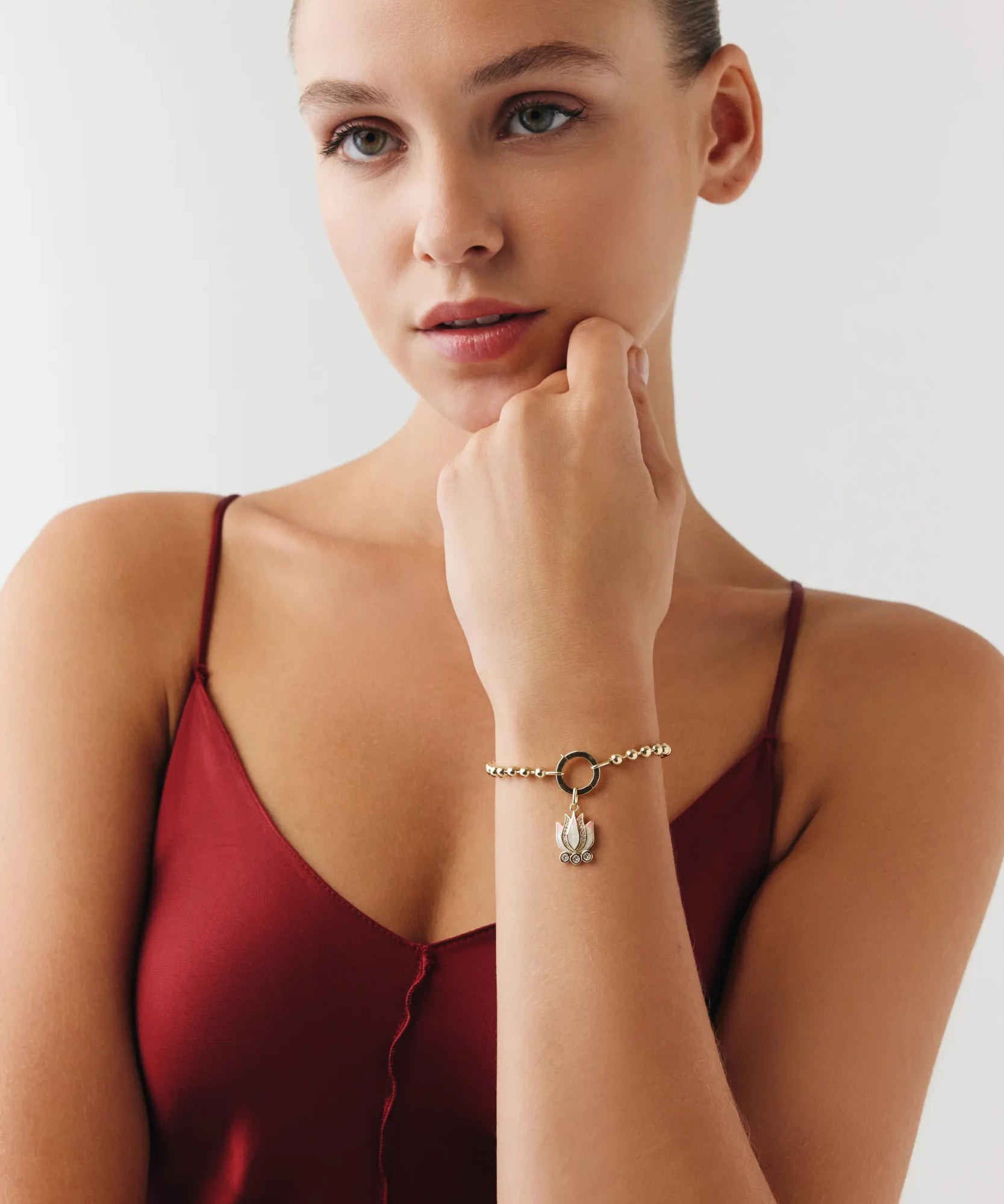 0001828_top-zincir-pembe-lotus-charm-bileklik.webp