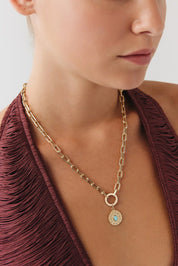 Oval Mavi Taşlı Asimetrik Madalyon Charm Kolye