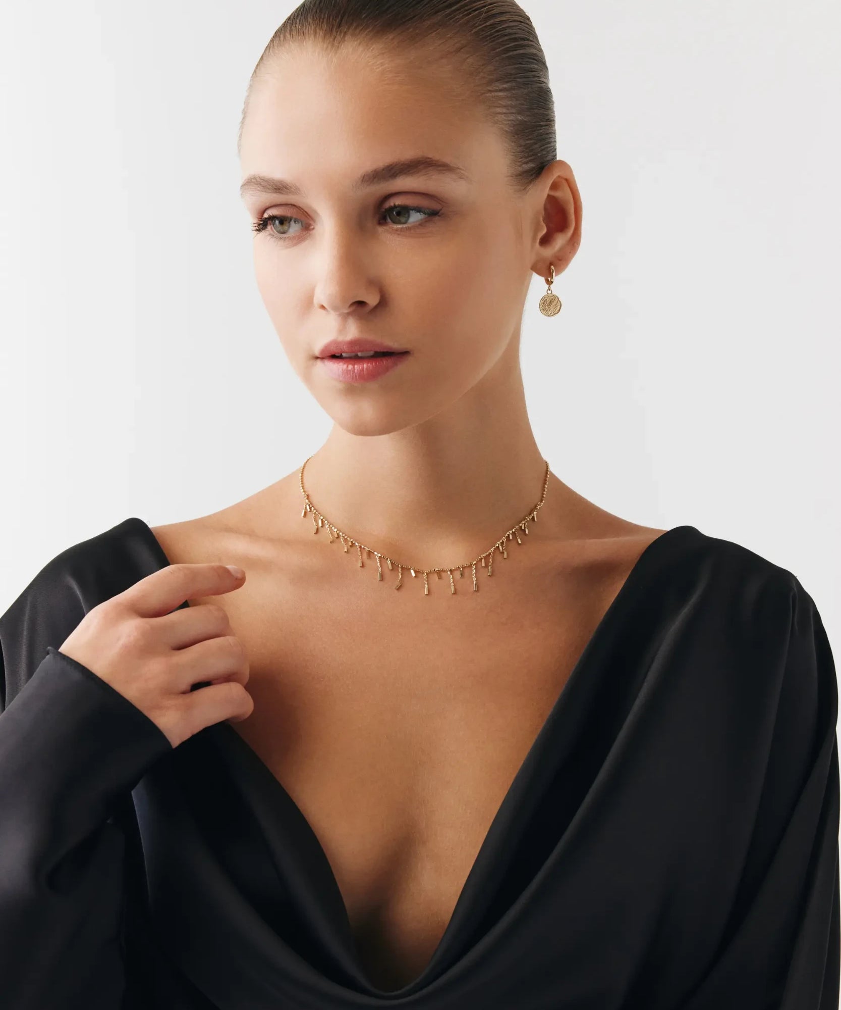 0001974_ozel-tasarim-zikzak-cubuk-shakira-choker.webp