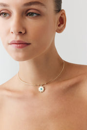 Yuvarlak Firuze Taşlı Çiçek Madalyon Uçlu Tel Choker
