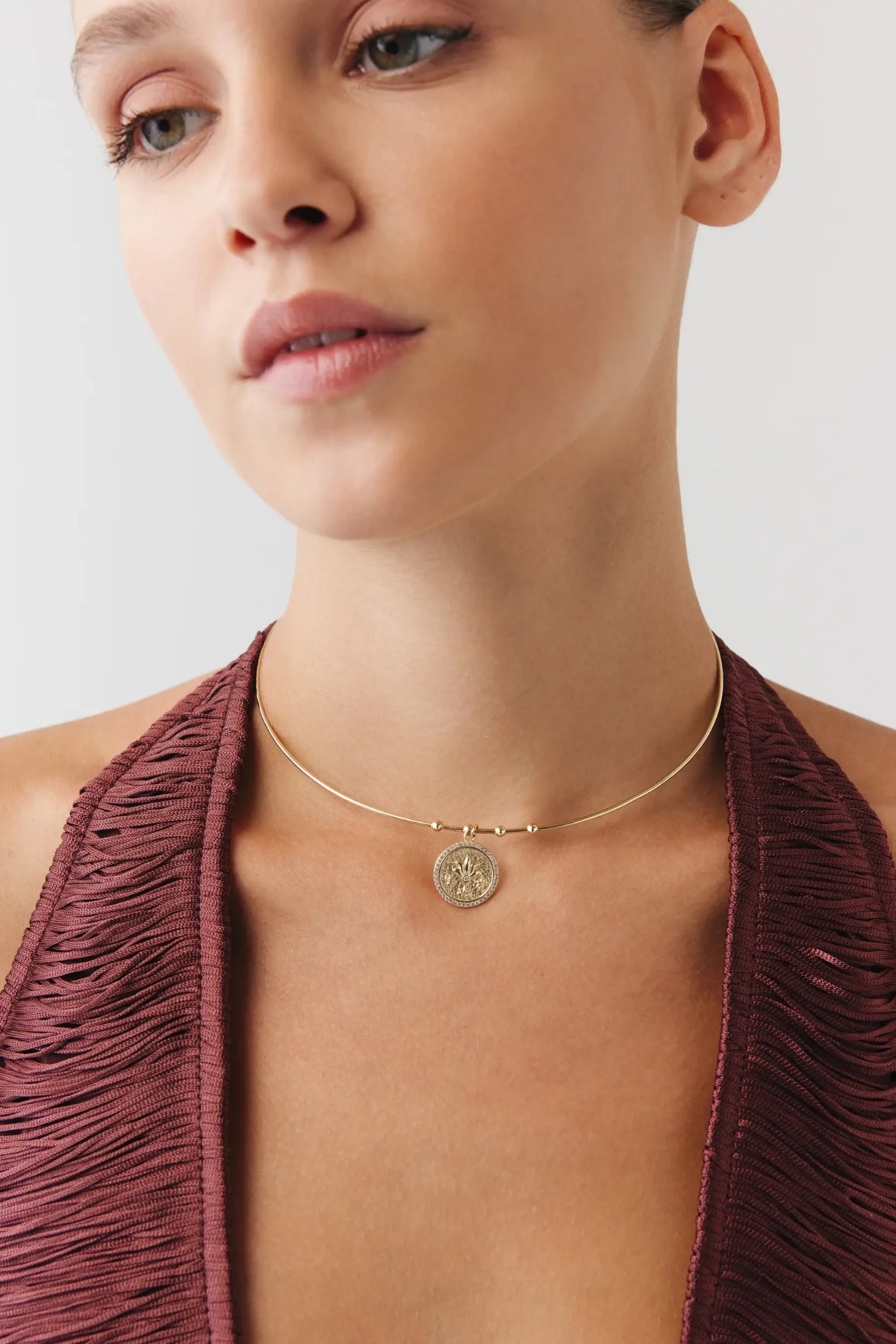 Taşlı Lotus Uçlu Tel Choker