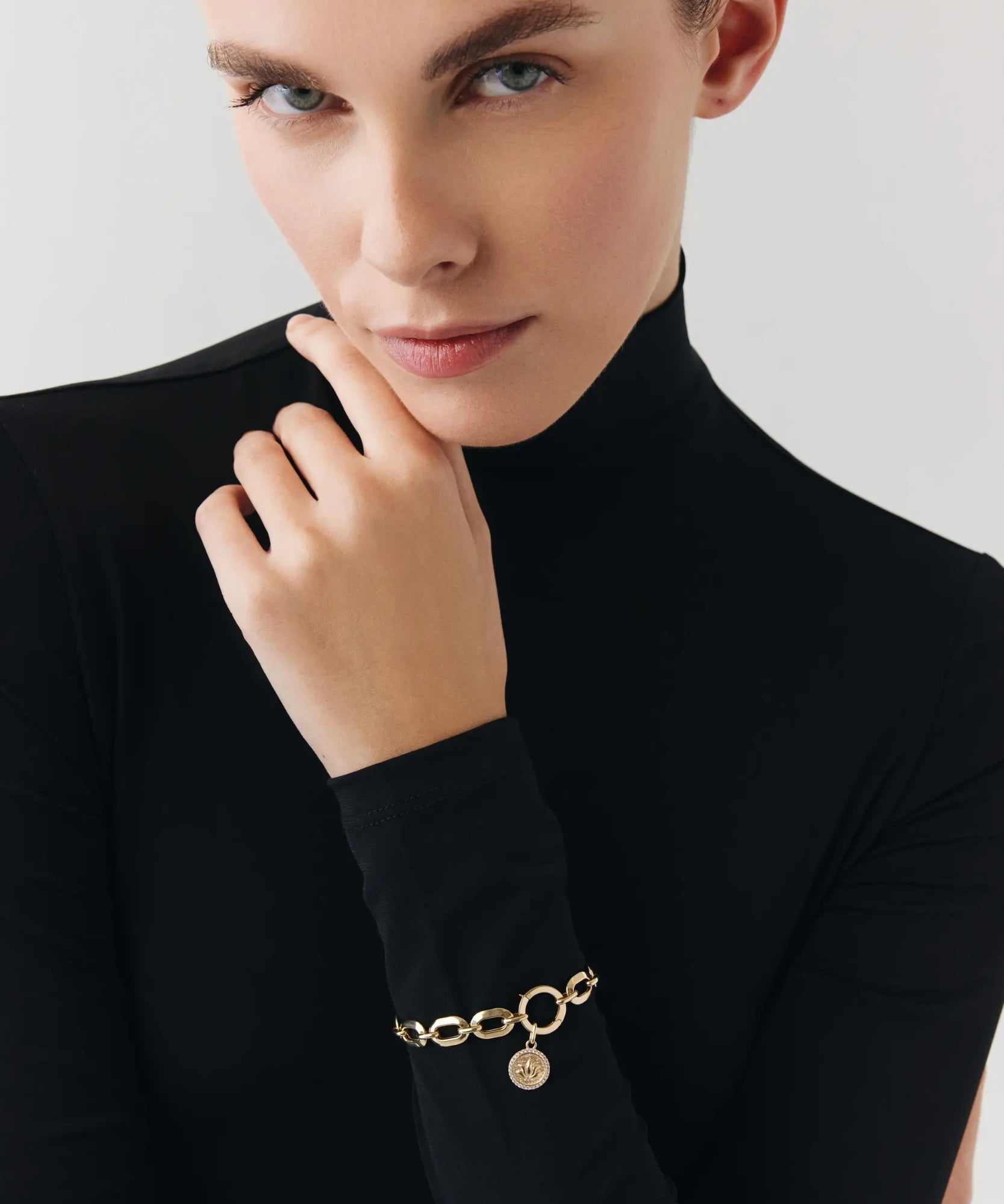 0002080_lotus-charm-bileklik.webp
