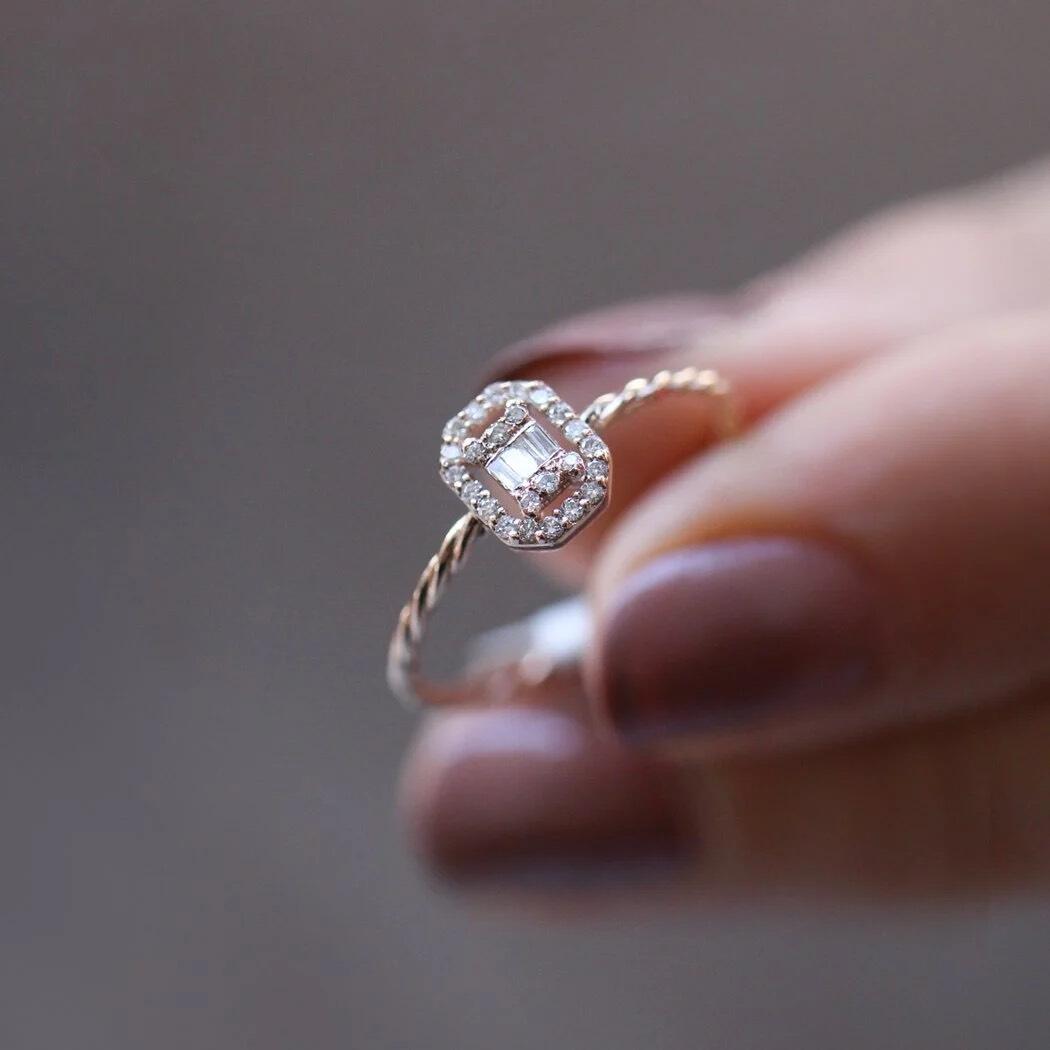 0.15 Karat Minimal Burgu Baget Pırlanta Yüzük