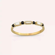 0.25 CT Siyah Pırlanta ve Baget Pırlanta Taşlı Sarı Altın Yüzük