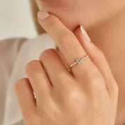 0.27 CT Baget Pırlanta Taşlı Sarı Altın Yüzük