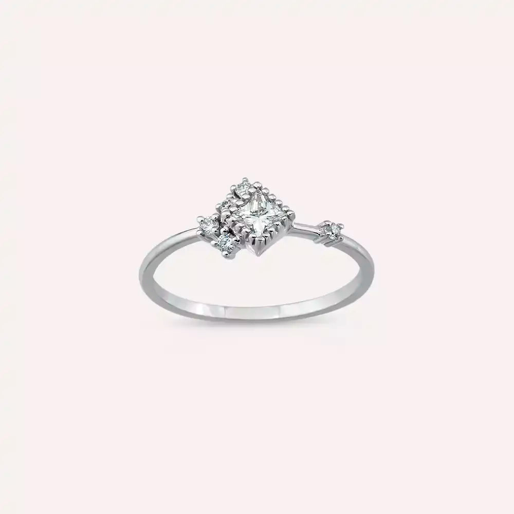 Zena 0.30 CT Prenses Kesim Pırlanta Taşlı Beyaz Altın Yüzük