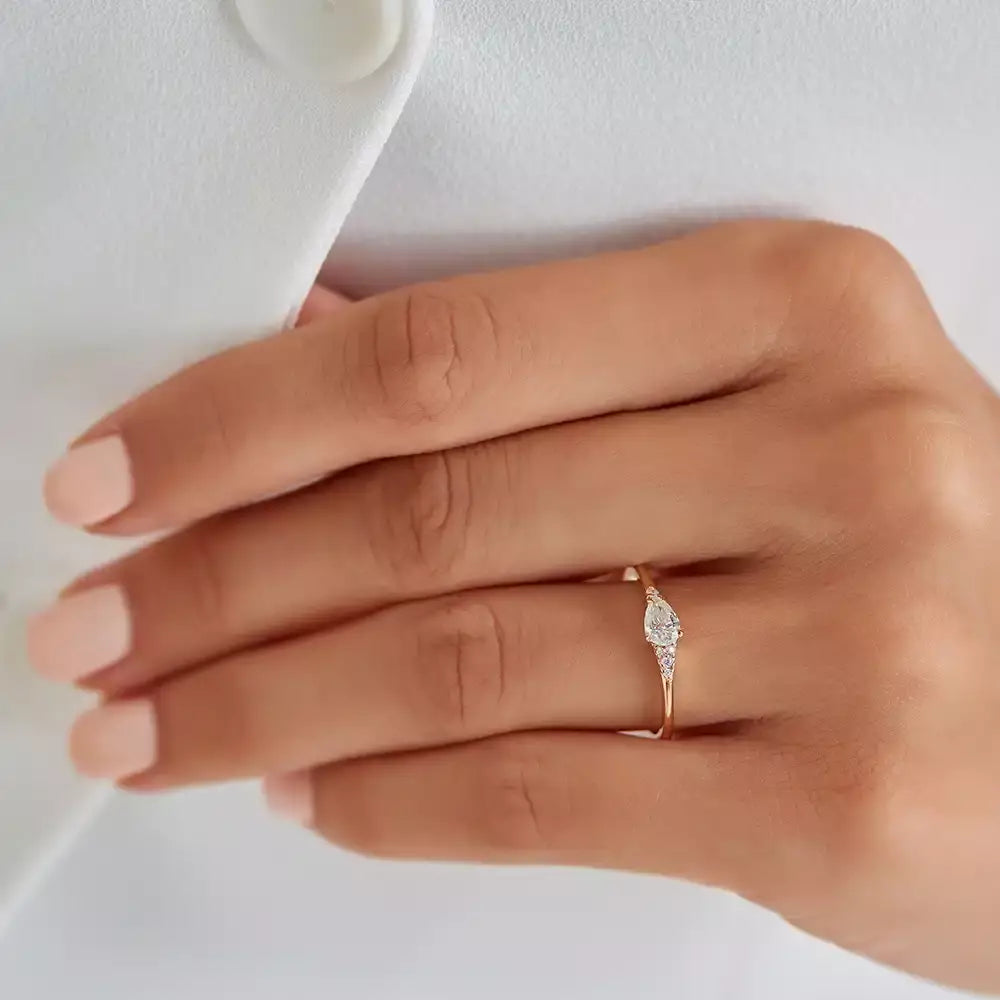 Eos 0.35 CT Damla Kesim Pırlanta Taşlı Rose Altın Yüzük