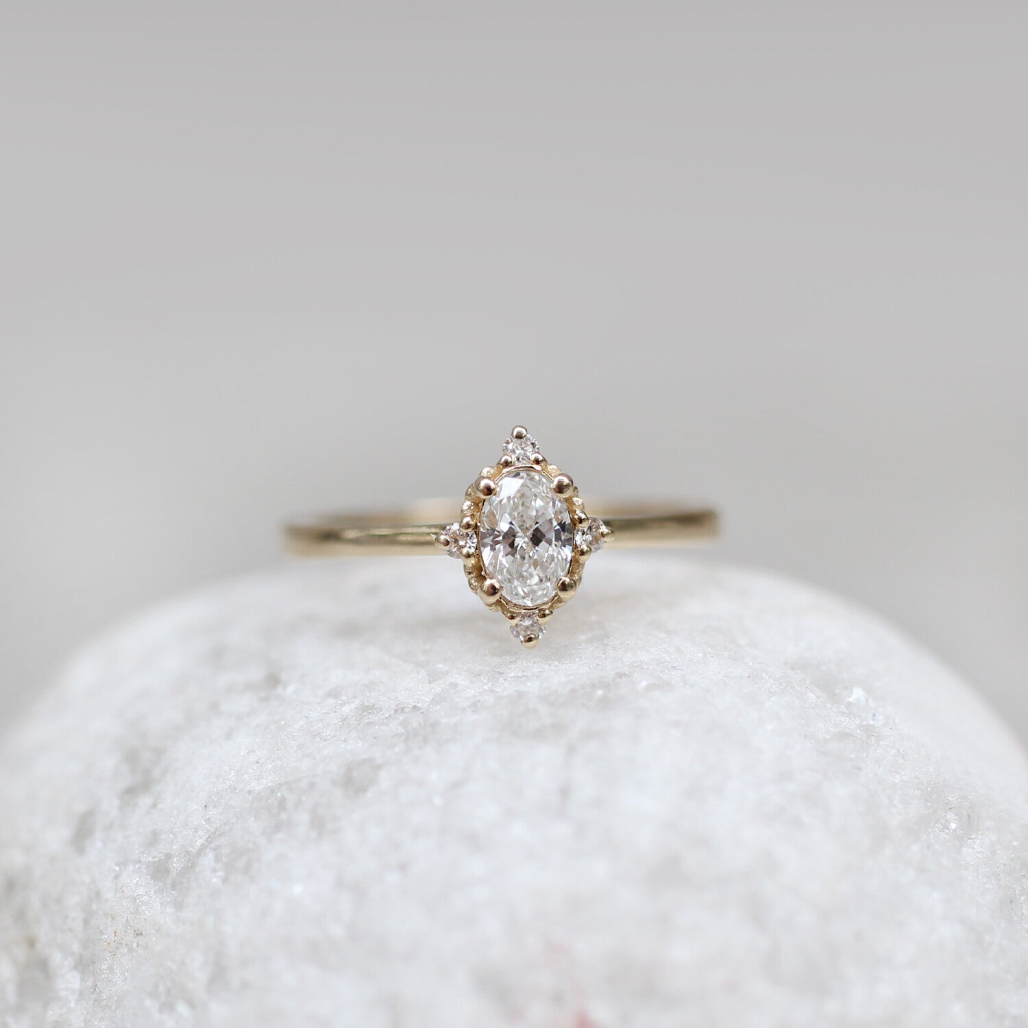 0.35 CT Özel Tasarım Mini Selius Pırlanta Yüzük