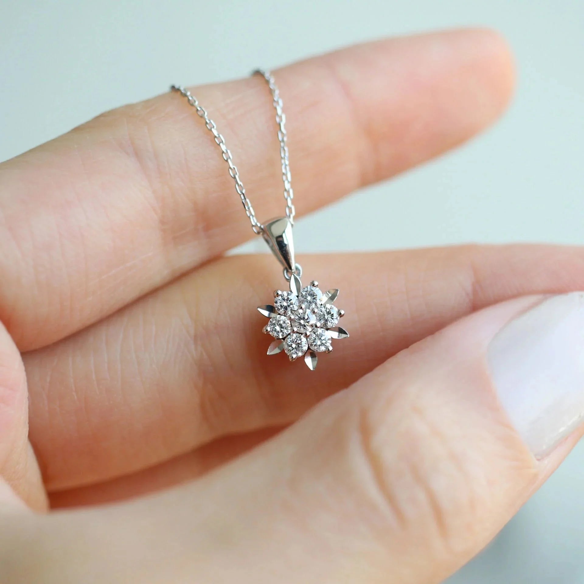 0.35 Karat Özel Tasarım Coronet Pırlanta Kolye