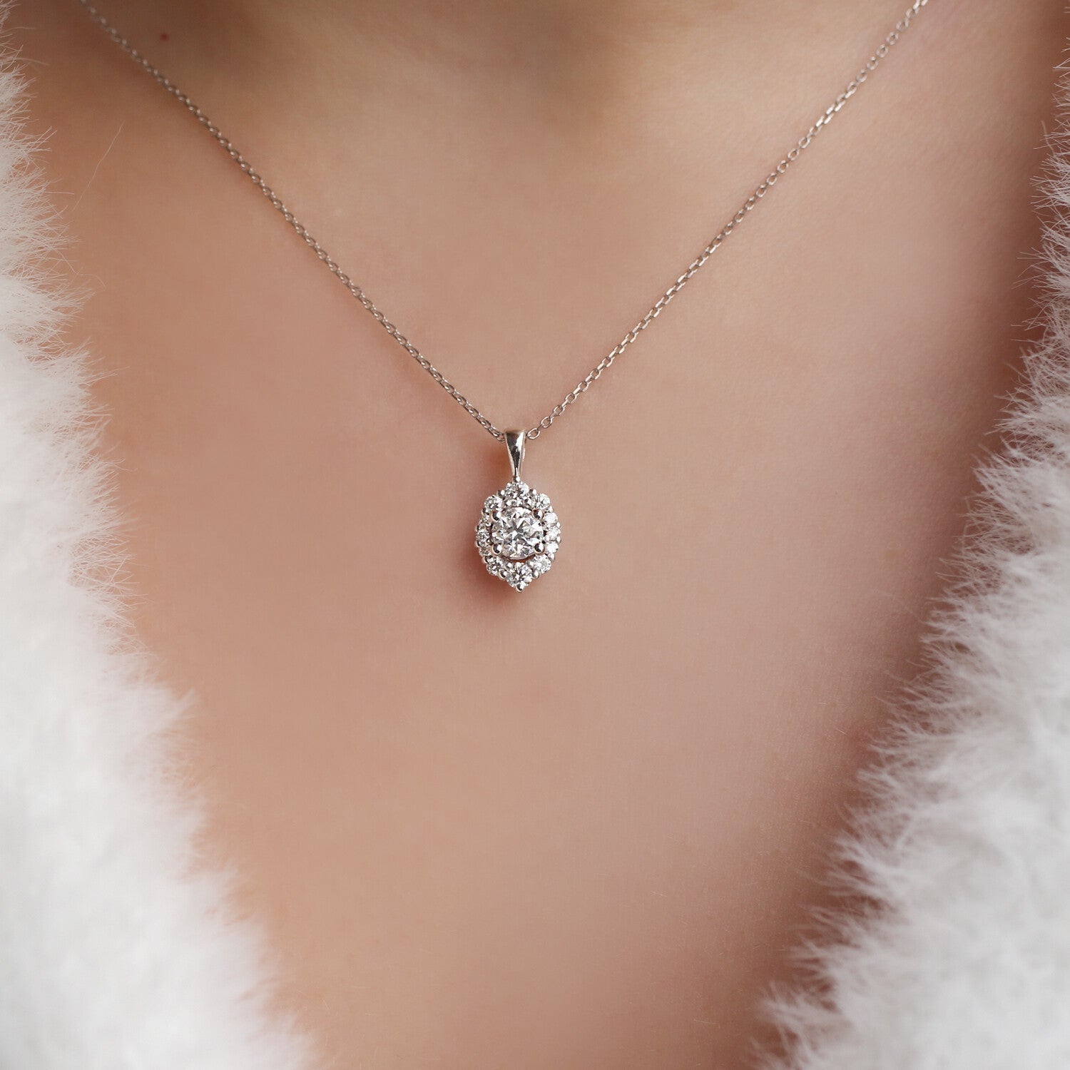 0.35 Karat Özel Tasarım Vintage Lina Pırlanta Kolye