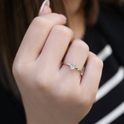 0.40 CT Özel Tasarım Oval Pırlanta Burgu Yüzük