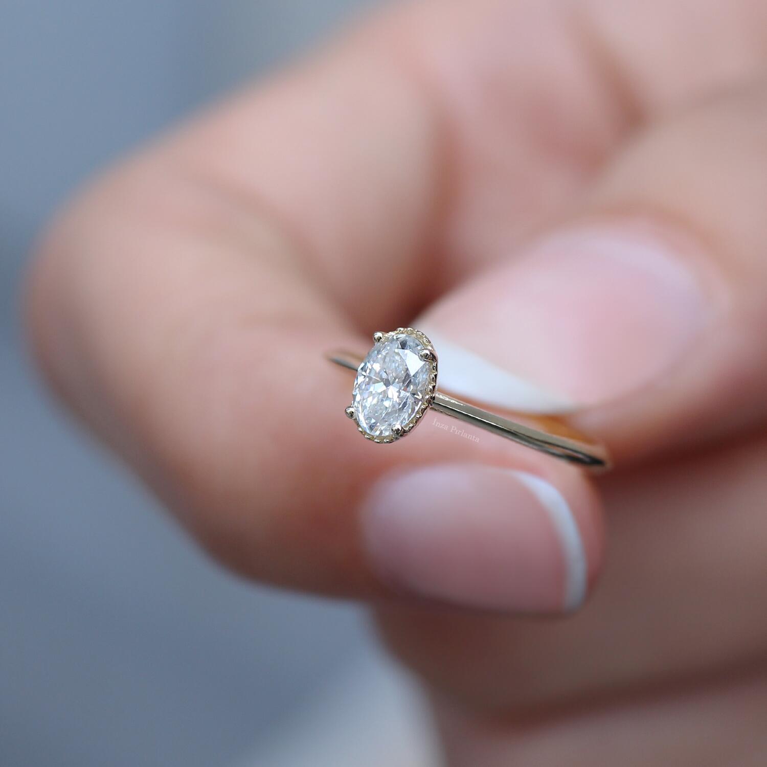 0.40 Karat Vintage Özel Tasarım Oval Pırlanta Yüzük