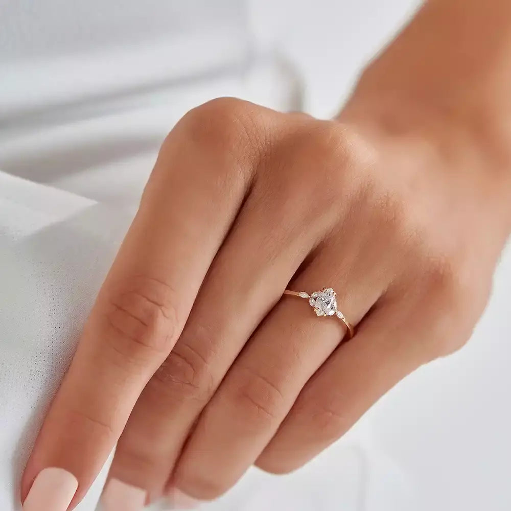 Elsa 0.42 CT Markiz Kesim Pırlanta Taşlı Rose Altın Yüzük