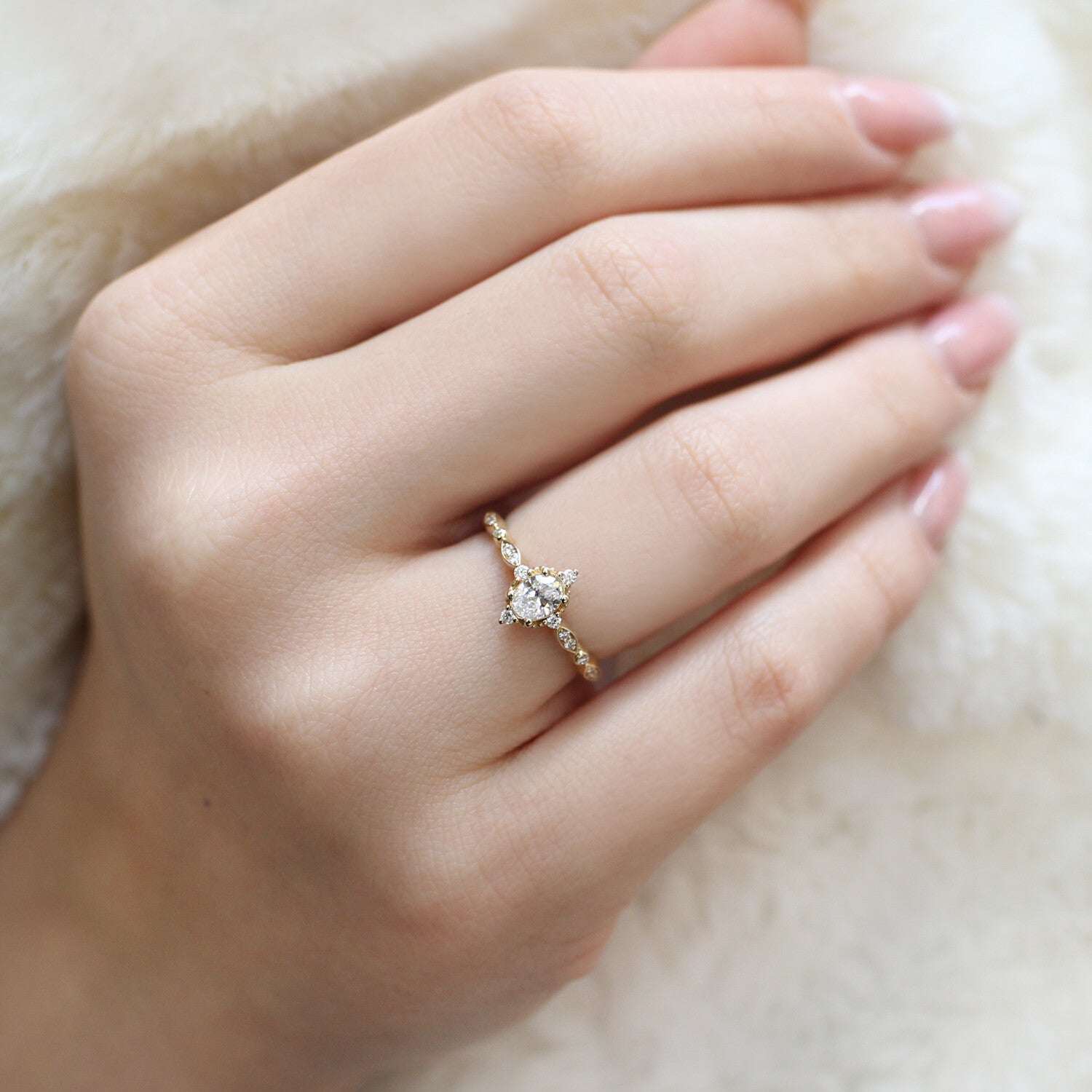 0.42 CT Özel Tasarım Mini Selius Pırlanta Yüzük