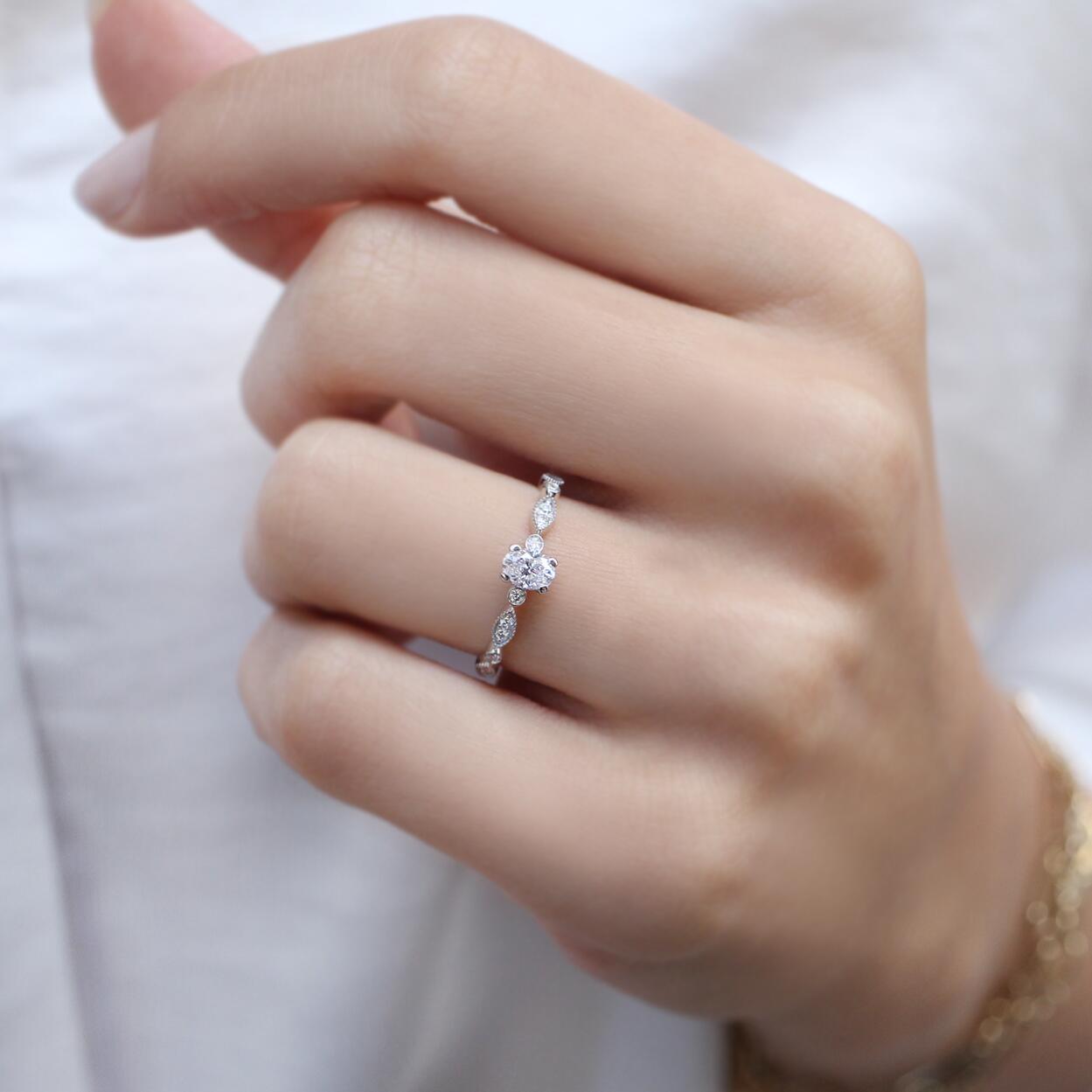 0.42 CT F SI2 HRD Sertifikalı Vintage Oval Pırlanta Yüzük