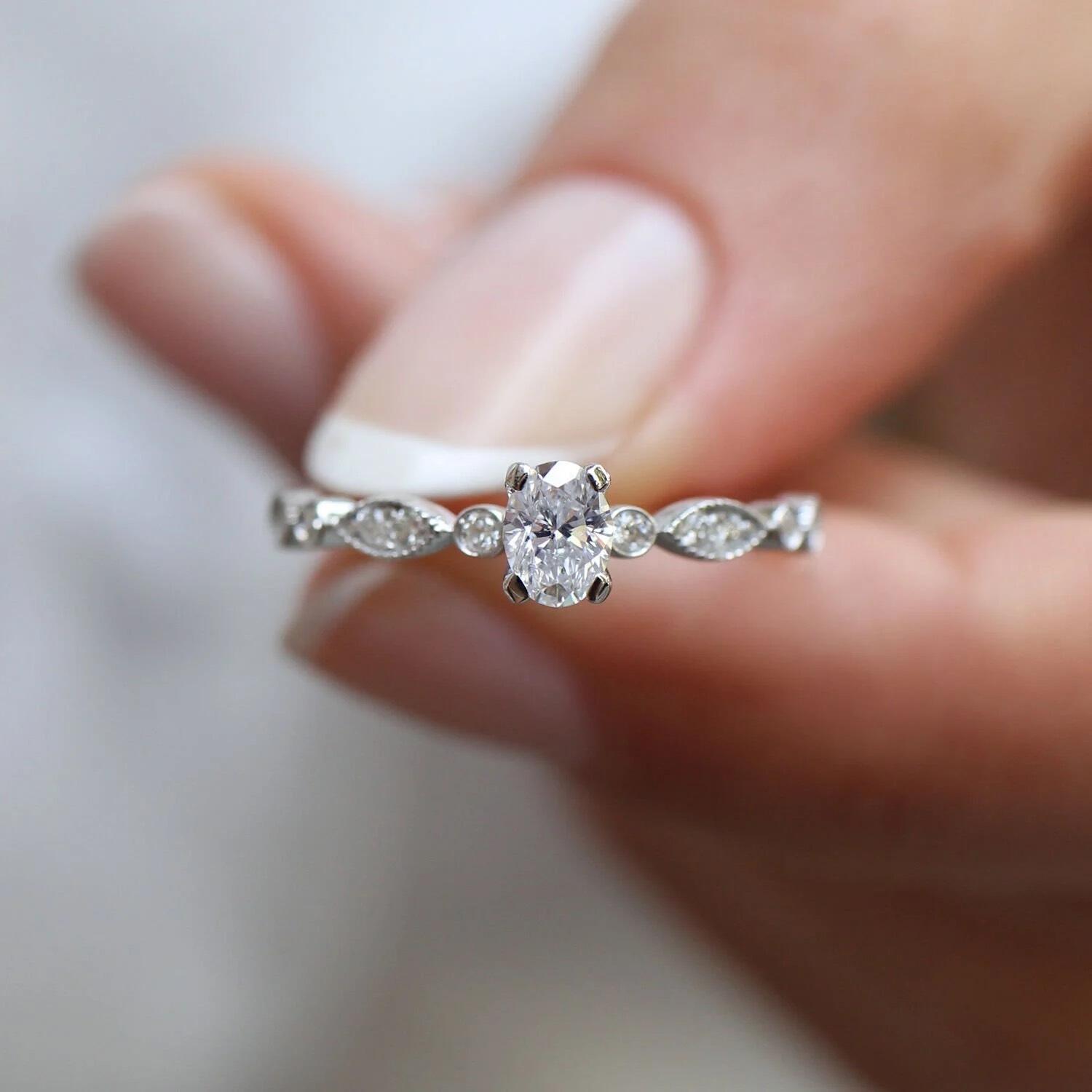 0.42 CT Vintage Özel Tasarım Oval Pırlanta Tektaş Yüzük