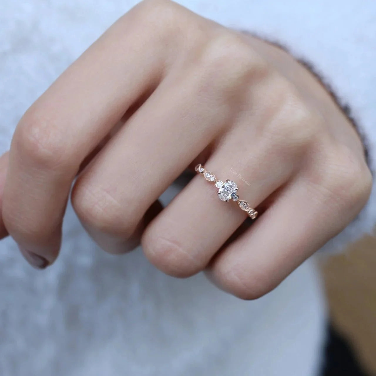 0.42 Karat Vintage Özel Tasarım Oval Pırlanta Tektaş Yüzük