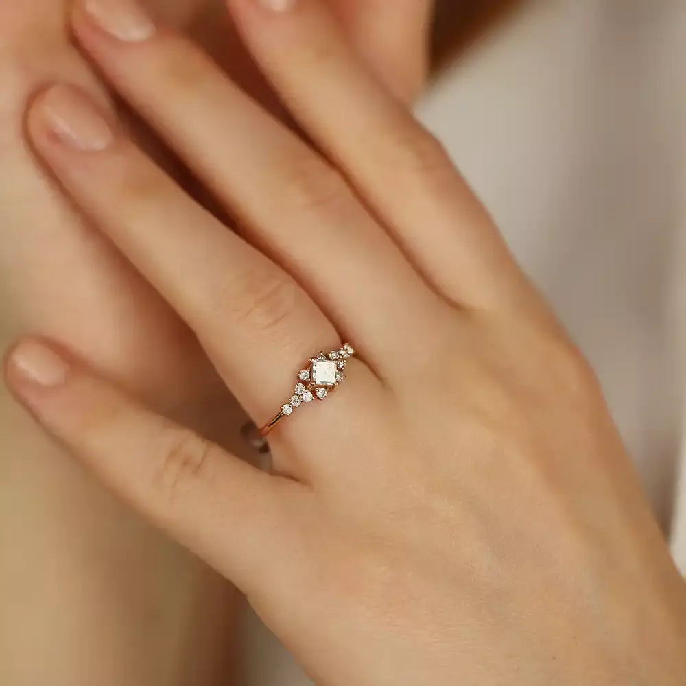Chloe 0.48 CT Prenses Kesim Pırlanta Taşlı Rose Altın Yüzük