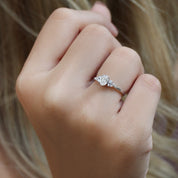 0.50 CT Vintage Özel Tasarım Oval Asimetri Pırlanta Yüzük