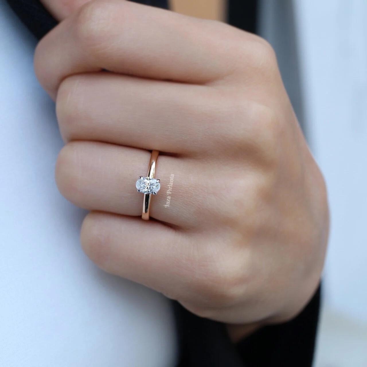 0.50 Karat Oval Pırlanta Tektaş Yüzük