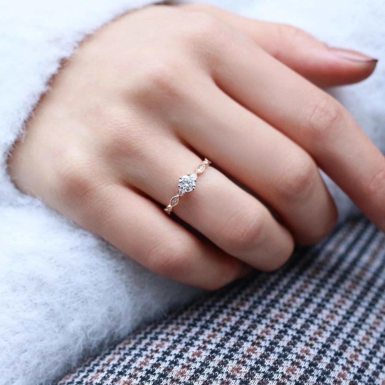 0.52 CT F VS2 HRD Sertifikalı Vintage Tasarım Pırlanta Tektaş Yüzük