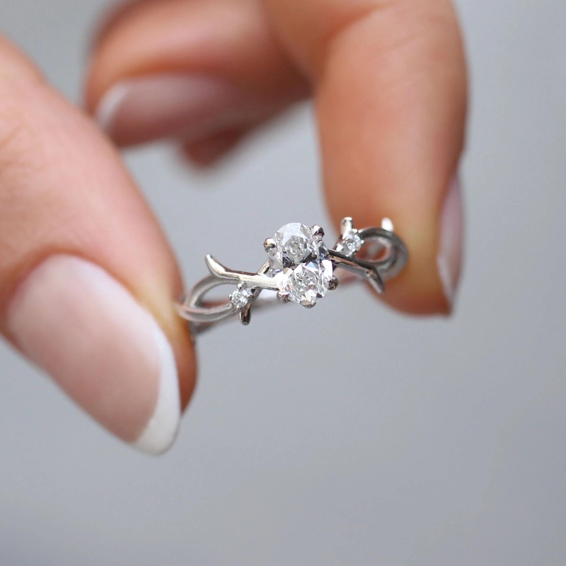 0.52 CT Özel Tasarım Pırlanta Dal Tektaş Yüzük