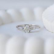 0.65 CT HRD Sertifikalı Özel Tasarım Larissa Oval Pırlanta Yüzük