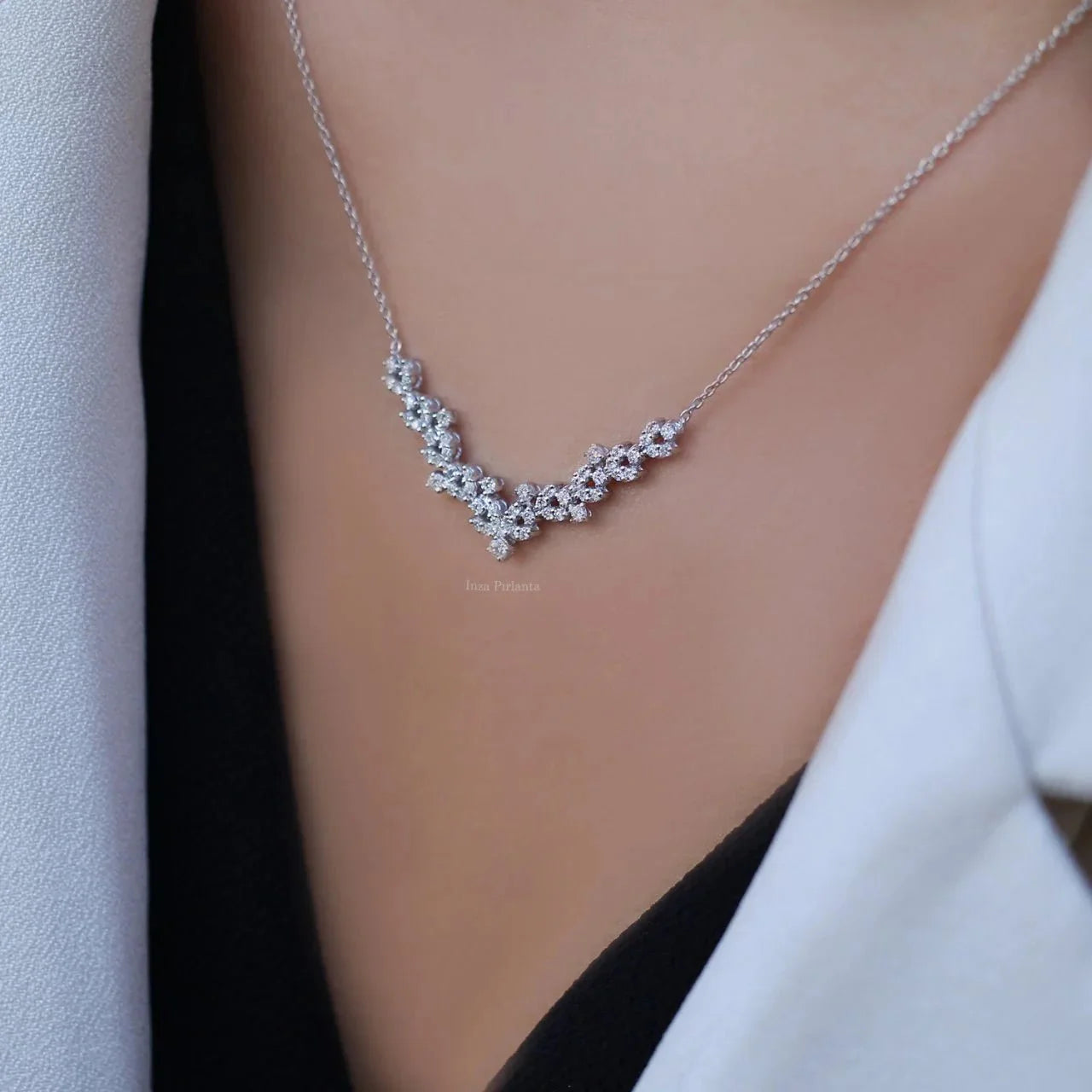 0.65 Karat Özel Tasarım Pırlanta Kolye