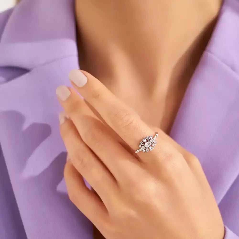 Pollen 0.70 CT Oval Kesim Pırlanta Taşlı Beyaz Altın Yüzük