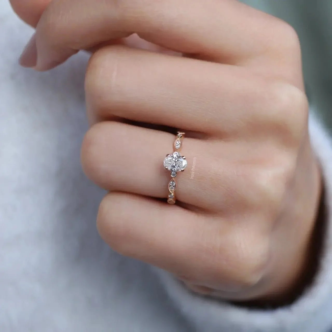 0.72 Karat Vintage Oval Pırlanta Tektaş Yüzük