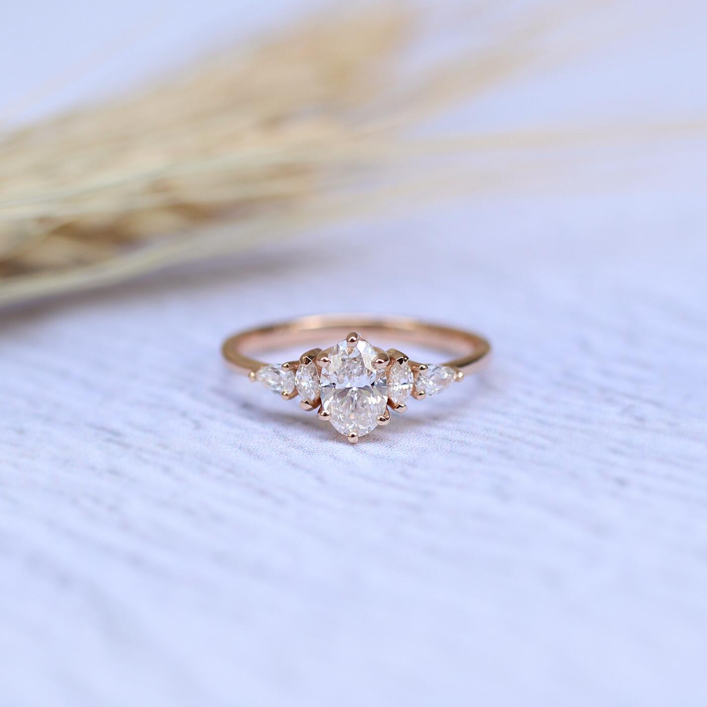 0.80 CT E VS2 GIA Sertifikalı Vintage Diana Oval Pırlanta Yüzük