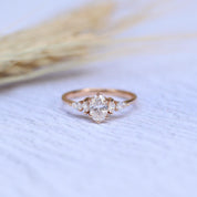 0.80 CT E VS2 GIA Sertifikalı Vintage Diana Oval Pırlanta Yüzük