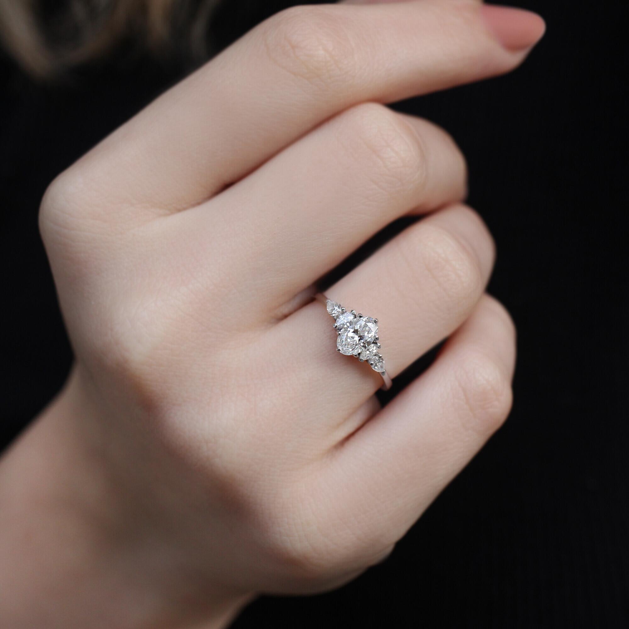 0.90 Karat F SI2 GIA Sertifikalı Vintage Diana Oval Pırlanta Yüzük