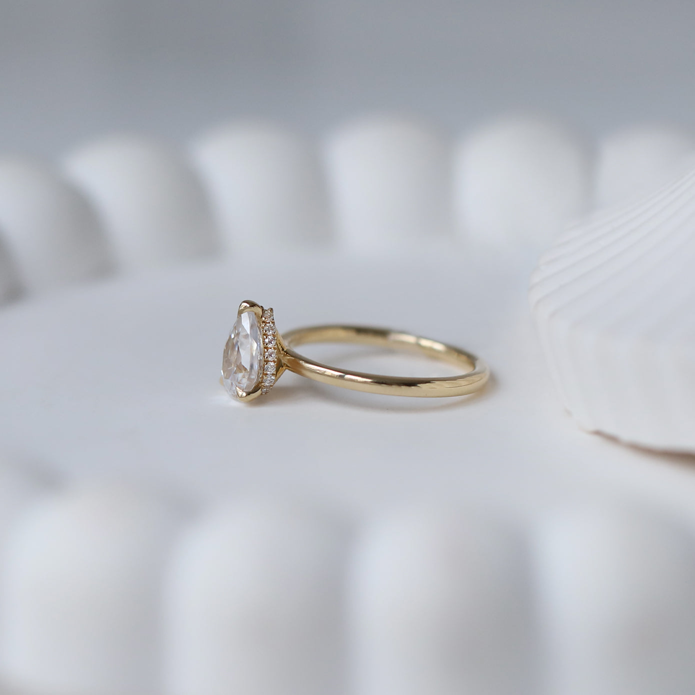 1.00 CT E SI2 HRD Sertifikalı Damla Pırlanta Yüzük