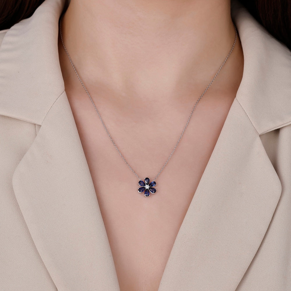 1,78 Karat Pırlanta Safir Çiçek Kolye