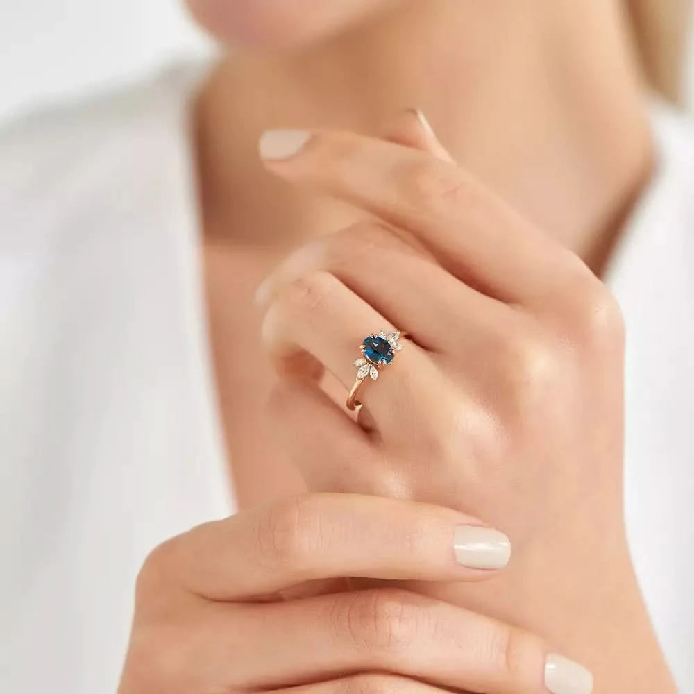 1.25 CT Safir ve Markiz Kesim Pırlanta Taşlı Rose Altın Yüzük