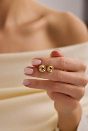 14 Ayar Altın Desenli Sarmaşık Küpe