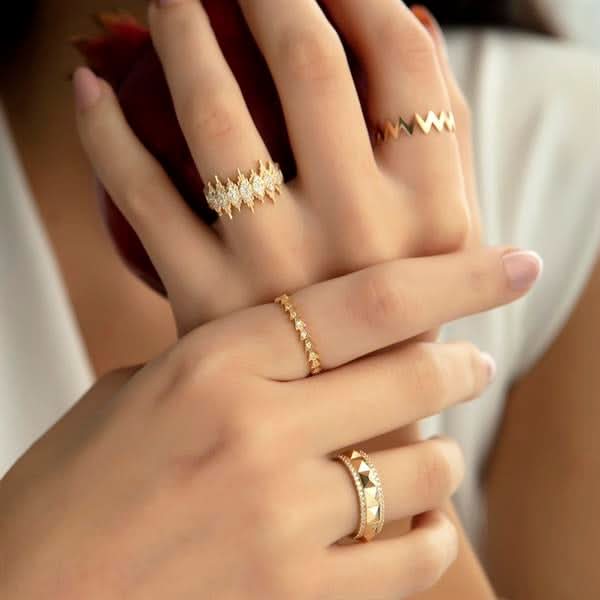 14 Ayar Altın Freya Yüzük