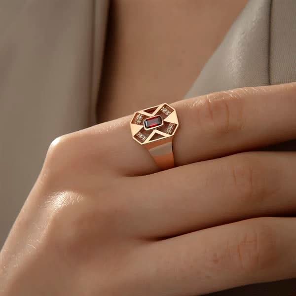 14 Ayar Altın Maria Yüzük