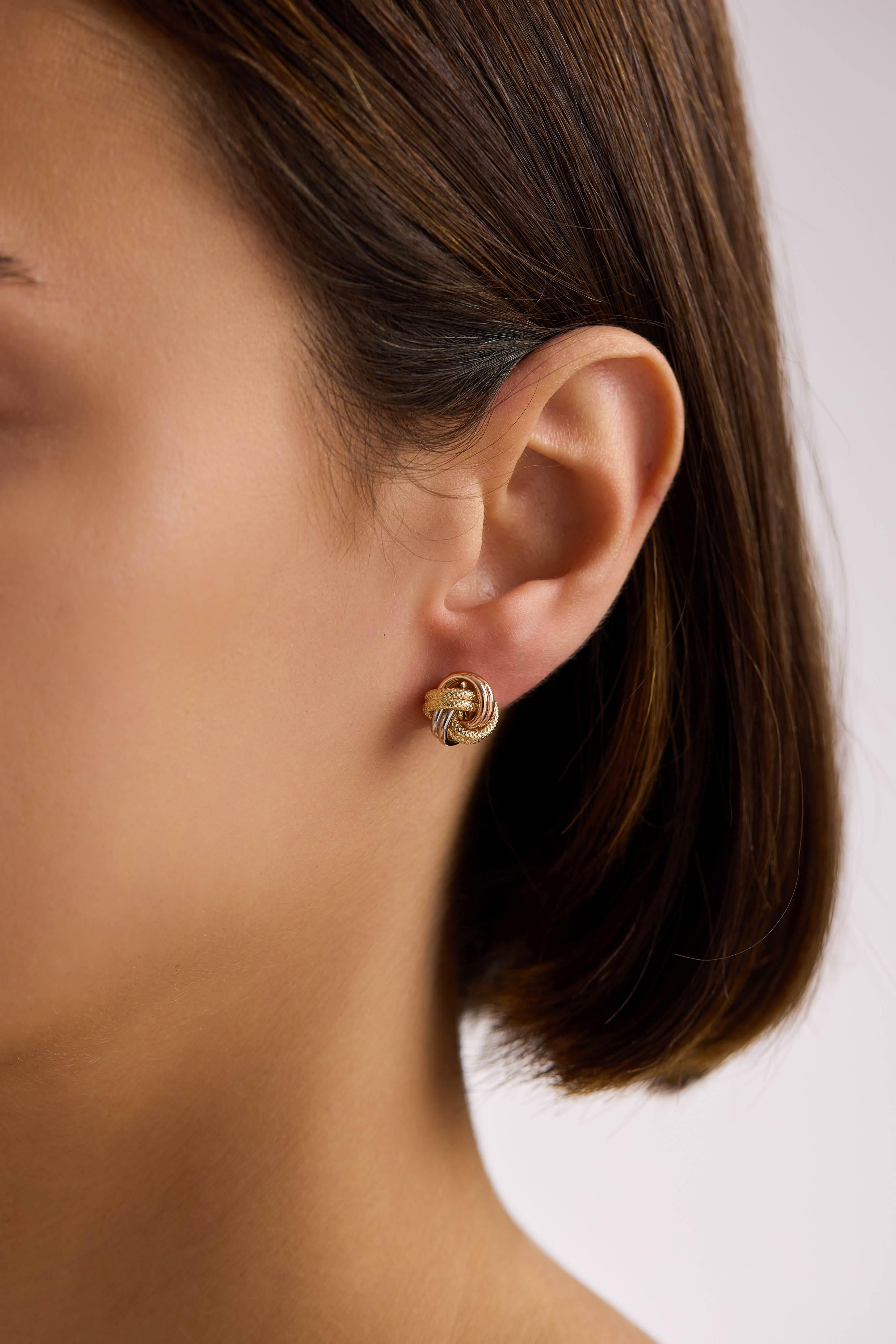 14 Ayar Altın Üç Renk Desenli Sarmaşık Küpe