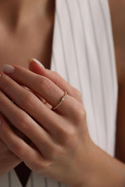 14 Ayar Baget Detaylı Altın Yüzük