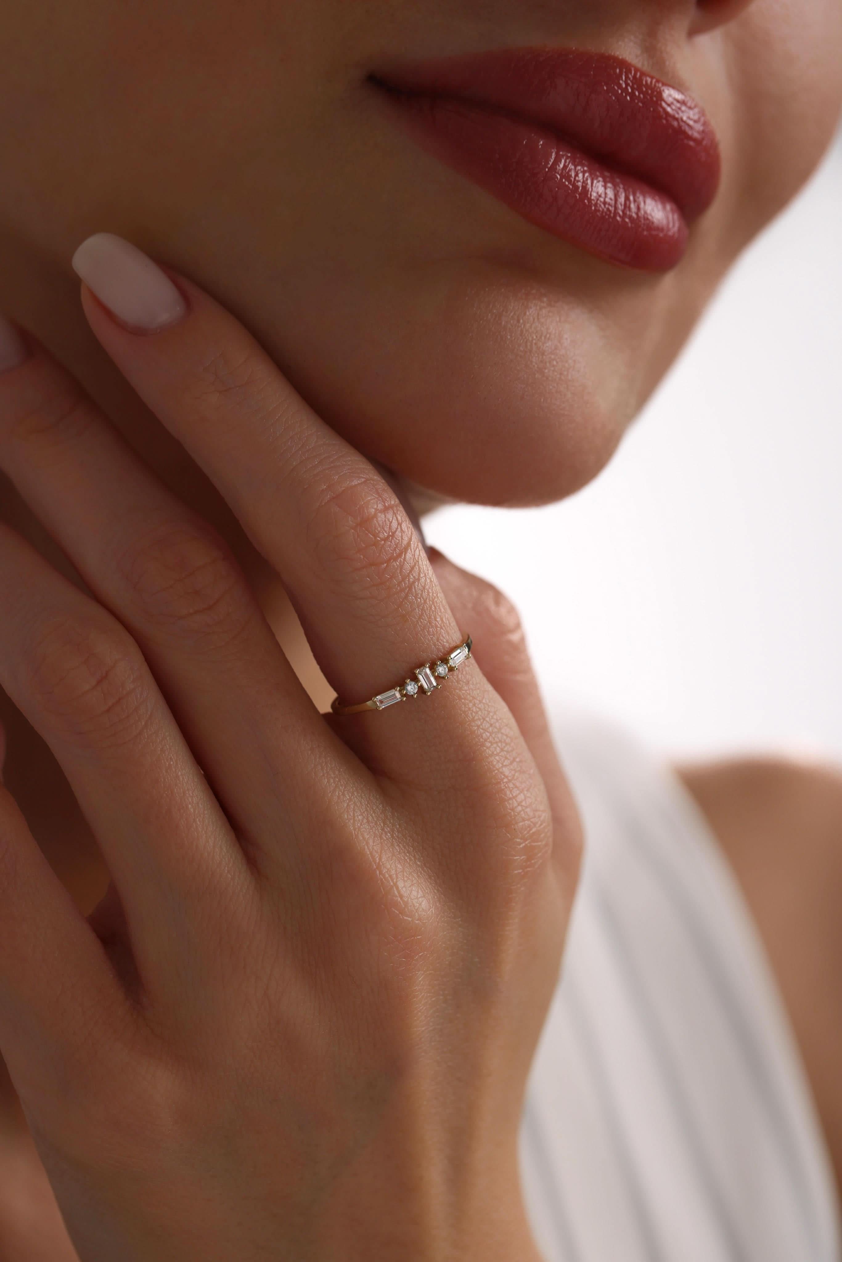 14 Ayar Baget Detaylı Altın Yüzük