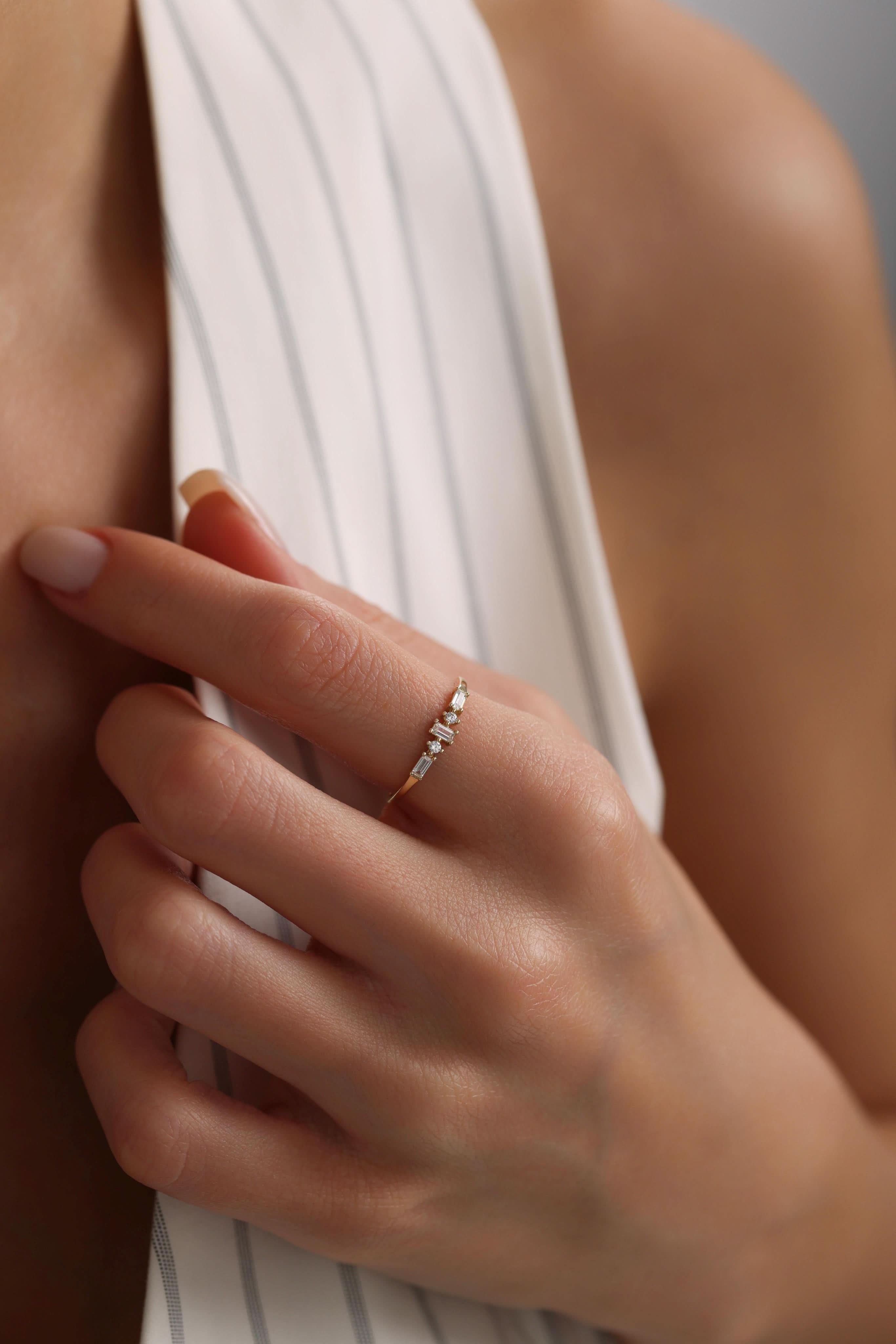 14 Ayar Baget Detaylı Altın Yüzük