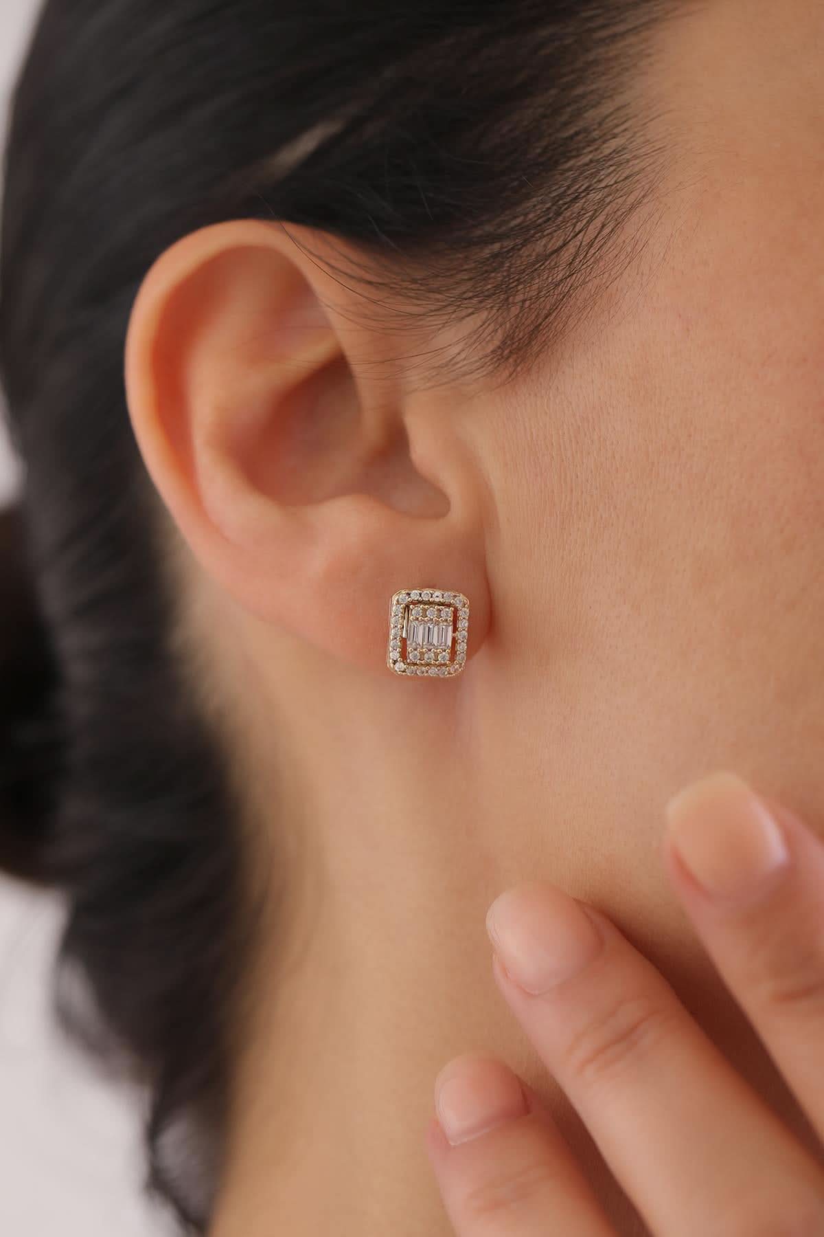 14 Ayar Baget Taşlı Altın Küpe