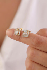 14 Ayar Baget Taşlı Altın Küpe