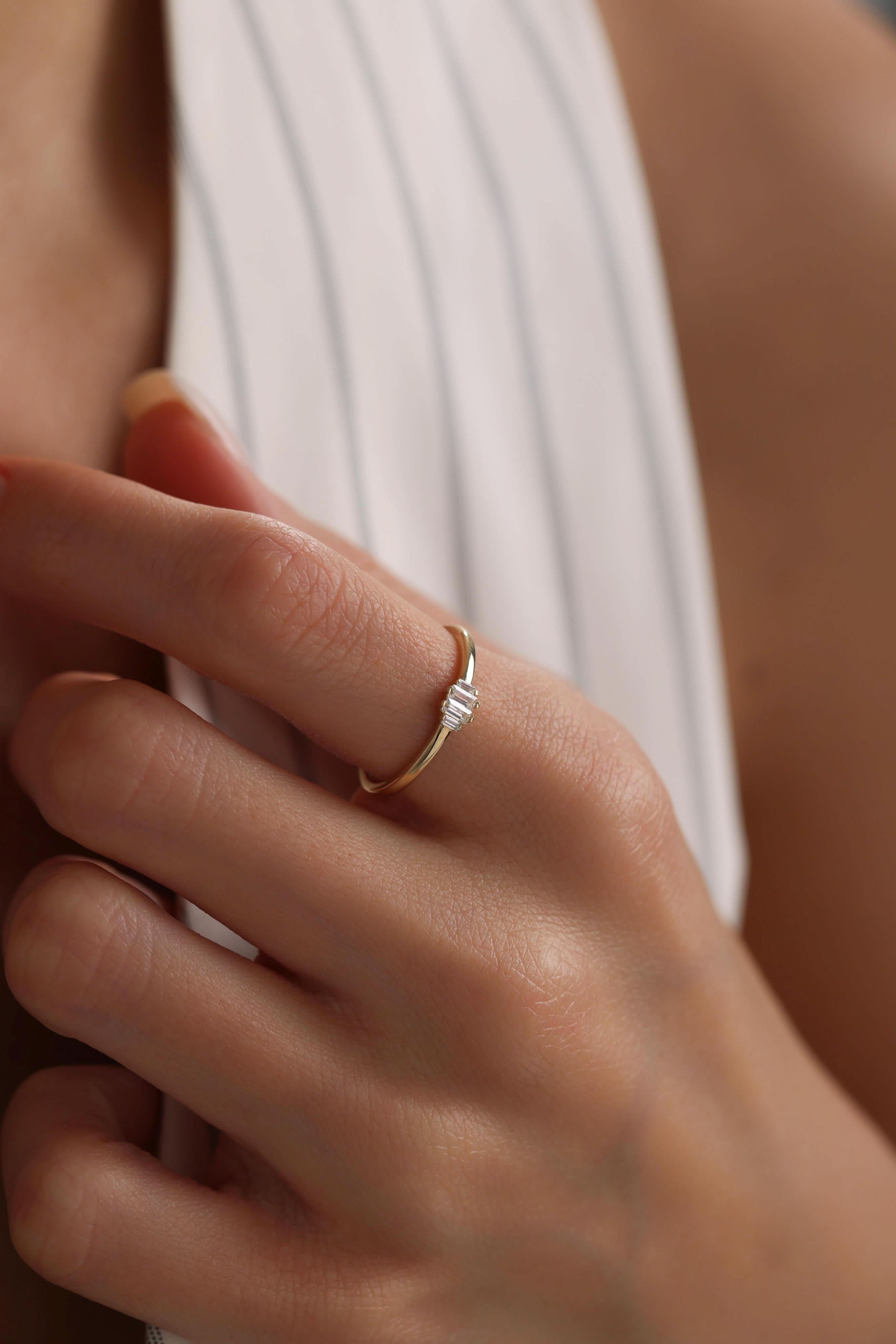 14 Ayar Bagetli Altın Yüzük